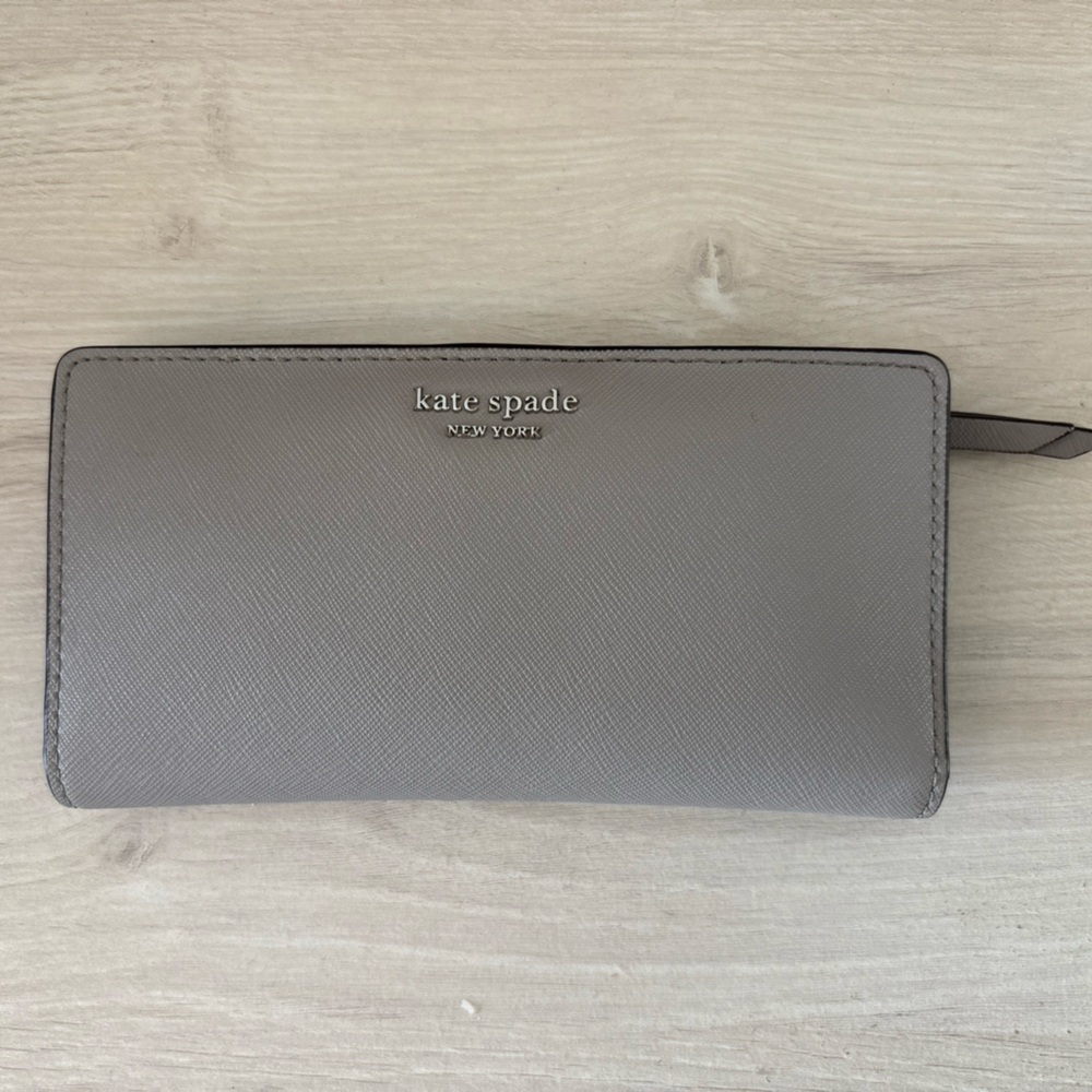 Kate Spade New York Cameron Large Slim Bifold Warm Soft Taupe Wallet WLRU3444